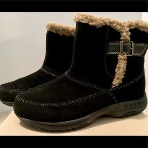 BRAND NEW w/box Easy Spirit Woman’s “Estravels” Ankle Boots - SIZE 8 1/2 WIDE